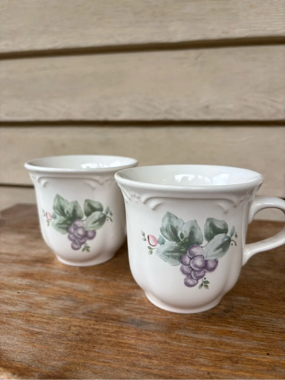 Set of Pfaltzgraff Grapevine stoneware: creamer, sugar bowl, gravy boat, 2 cups